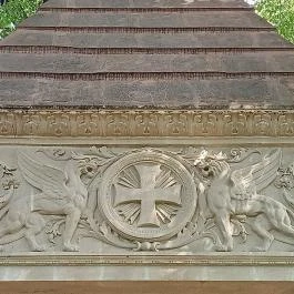 Benczúr Gyula Mauzóleum Szécsény - Egyéb