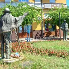 Beszédes József-szobor, Dunaföldvár - Egyéb