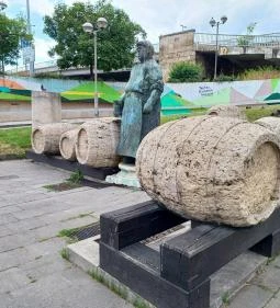 Borárus-szoborkompozíció