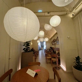 SALT Bakery & CAUSE - Zrínyi utca, Budapest - Belső