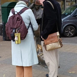 Columbo-szobor , Budapest - Külső kép