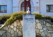 Csipesz szobor Abádszalók