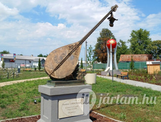 Dombra - a Róna hangja