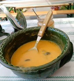 Eszti Falusi Vendégasztala