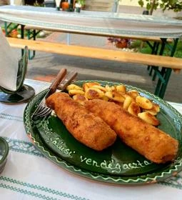 Eszti Falusi Vendégasztala