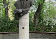 Gaál Kálmán mellszobor Kisújszállás