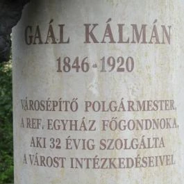 Gaál Kálmán mellszobor Kisújszállás - Egyéb