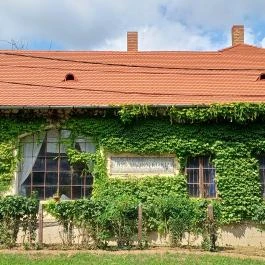 Goszthony Mária Emlékmúzeum és Nemzetközi Üvegmúzeum, Bárdudvarnok - Egyéb