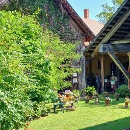 Goszthony Mária Emlékmúzeum és Nemzetközi Üvegmúzeum, Bárdudvarnok - Egyéb