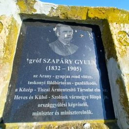 Gróf Szapáry Gyula emléktáblája, Tiszabura - Külső kép