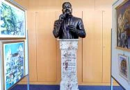 Grófo-Kozák László szobra Szolnok