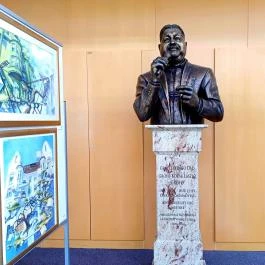 Grófo-Kozák László szobra, Szolnok - Egyéb