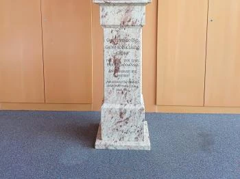 Grófo-Kozák László szobra Szolnok