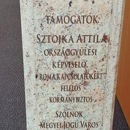 Grófo-Kozák László szobra, Szolnok - Egyéb