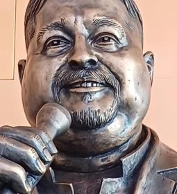 Grófo-Kozák László szobra