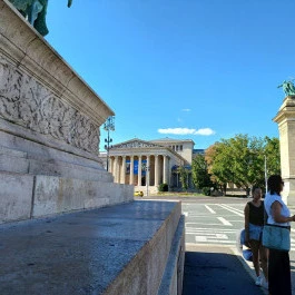 Hősök tere, Budapest - Külső kép