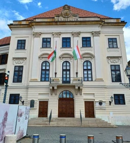 Karmelita kolostor