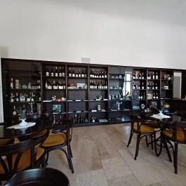 Kastély Kávézó, Tolcsva - Belső