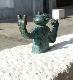 Kolodko: Csúzli miniszobor