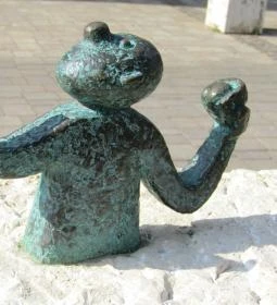 Kolodko: Csúzli miniszobor