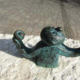 Kolodko: Csúzli miniszobor Vác - Egyéb