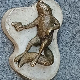 Kolodko: Halott mókus miniszobor, Budapest - Külső kép