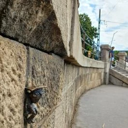 Kolodko: Pinokkió miniszobor, Budapest - Külső kép