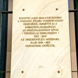 Kossuth-erkély, Cegléd - Külső kép