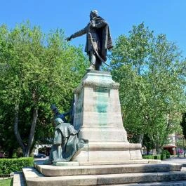 Kossuth szobor Cegléd - Egyéb