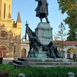 Kossuth szobor, Cegléd - Külső kép