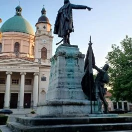 Kossuth szobor, Cegléd - Külső kép
