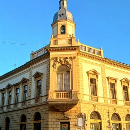 Kossuth toborzó emléktábla Cegléd - Külső kép
