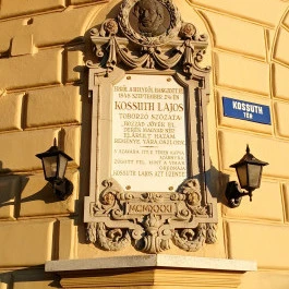 Kossuth toborzó emléktábla Cegléd - Külső kép