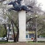 Kun lovas-szobor Kunhegyes - Egyéb