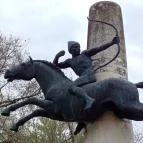 Kun lovas-szobor Kunhegyes - Egyéb