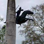 Kun lovas-szobor Kunhegyes - Egyéb