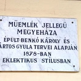 Megyeháza, Szolnok - Külső kép