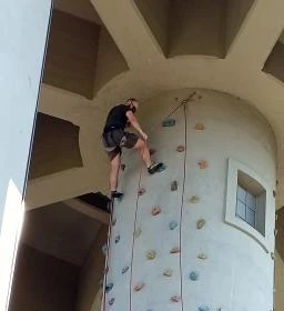 Nagyerdei Víztorony Kávézó & Fröccsbár