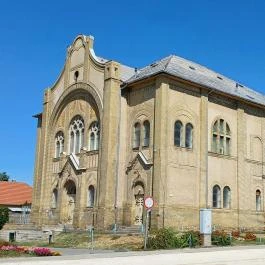 Néhai zsinagóga Cegléd - Külső kép