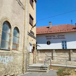 Néhai zsinagóga Cegléd - Külső kép