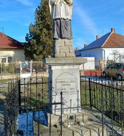 Nepomuki Szent János szobor