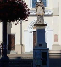 Nepomuki Szent János szobra