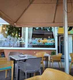 New York Café & Bistro