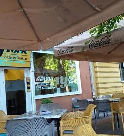 New York Café & Bistro