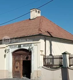 Oroszlános Borhotel & Étterem