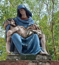 Pieta - Fájdalmas Mária-szobor