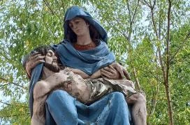 Pieta - Fájdalmas Mária-szobor Kunszentmárton