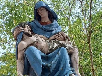 Pieta - Fájdalmas Mária-szobor Kunszentmárton