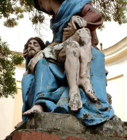Pieta - Fájdalmas Mária-szobor