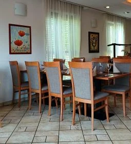 Pipacs étterem - Hotel Stáció étterme